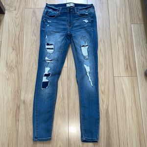 MUDD Low Rise Ankle Distressed Jeggings